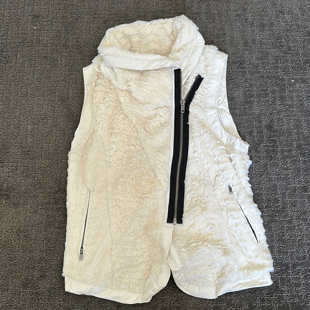 Women’s White Vest from Papaya